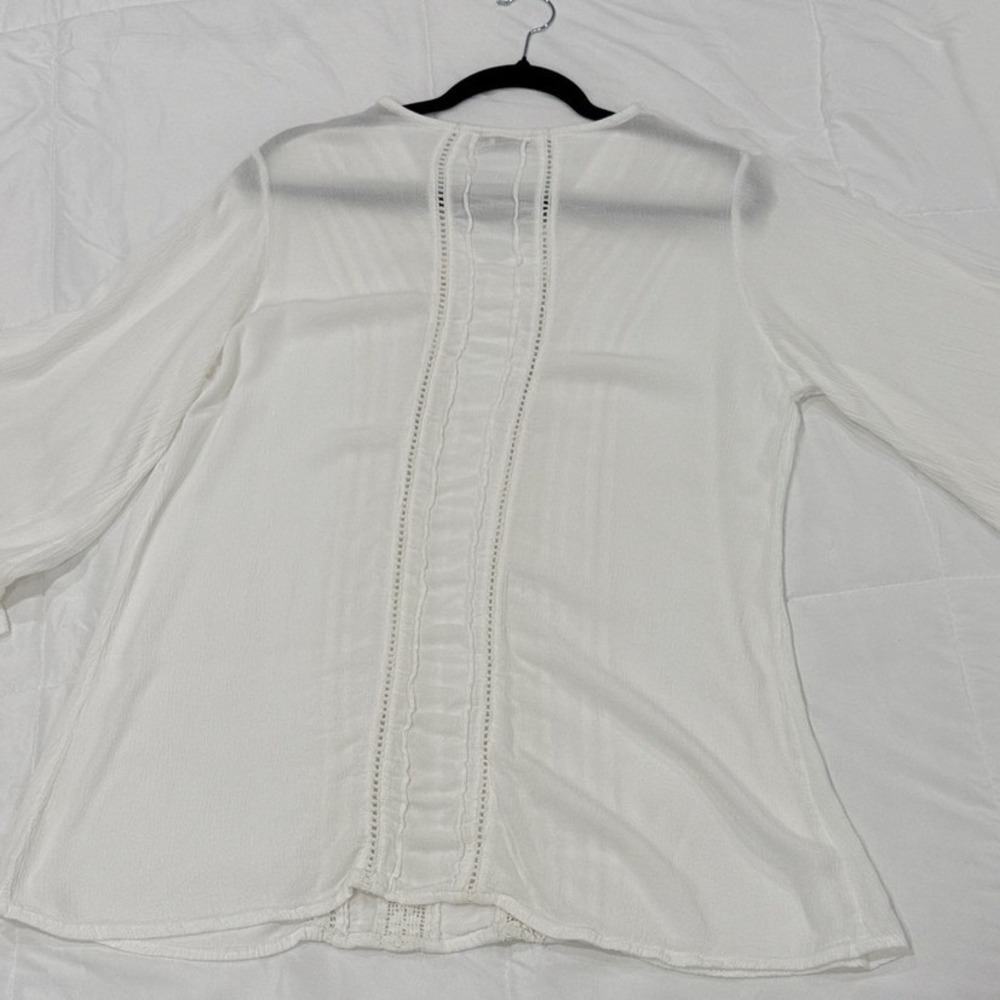 Cute Options White Crochet Lace Trim V-Neck Boho Blouse 3/4 Bell Sleeve Top - Picture 6 of 7